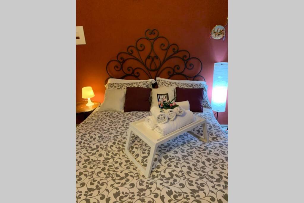"Little Sicilian Home"-Room With A Private Bathroom & Kitchen -Fridge - And Shared A Beautiful Terrace On Hostel Taormina Center Eksteriør billede