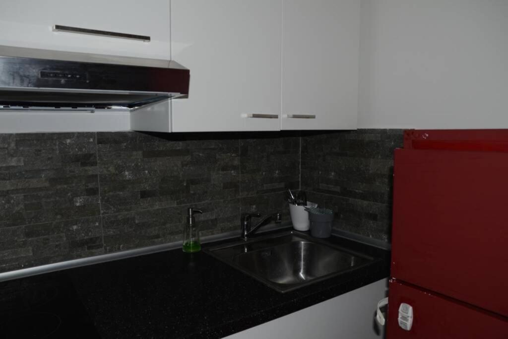 "Little Sicilian Home"-Room With A Private Bathroom & Kitchen -Fridge - And Shared A Beautiful Terrace On Hostel Taormina Center Eksteriør billede